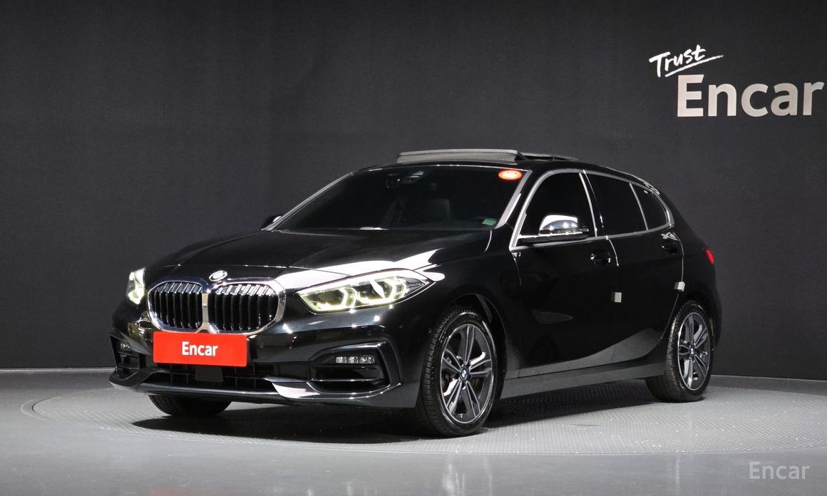 1 Series (F40)120i Sport 2