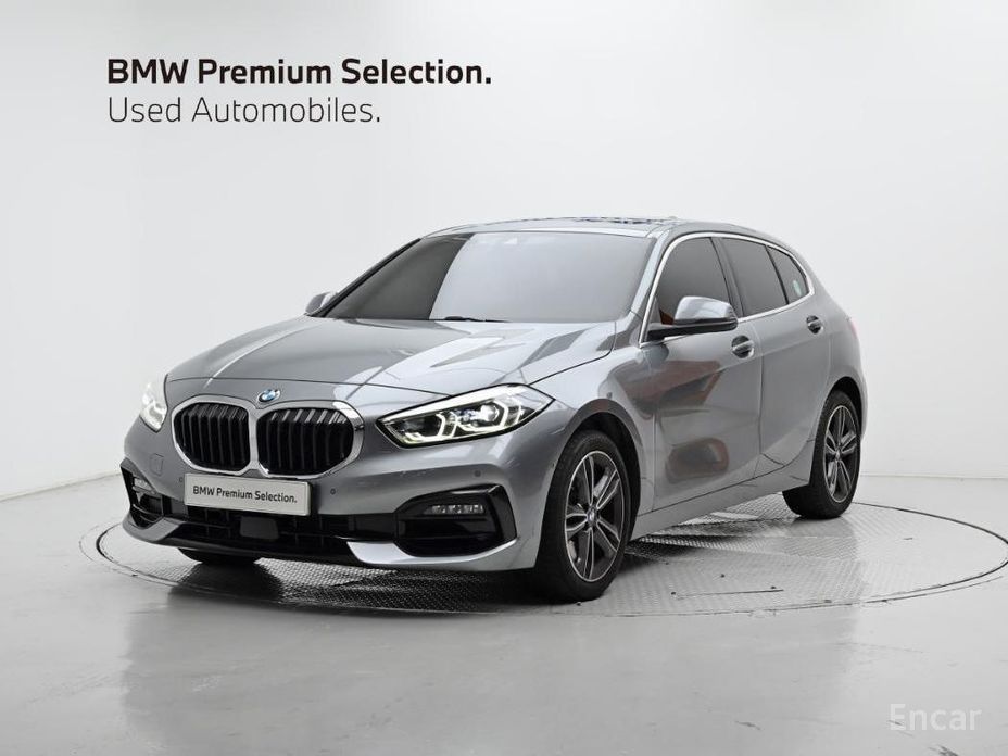 1 Series (F40)120i Sport 2