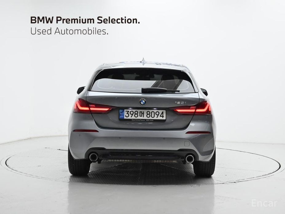 1 Series (F40)120i Sport 5