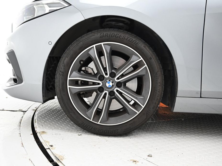 1 Series (F40)120i Sport 6