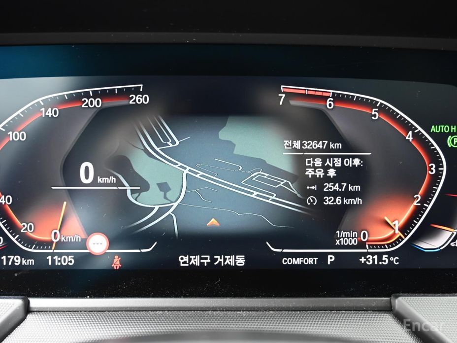 1 Series (F40)120i Sport 9