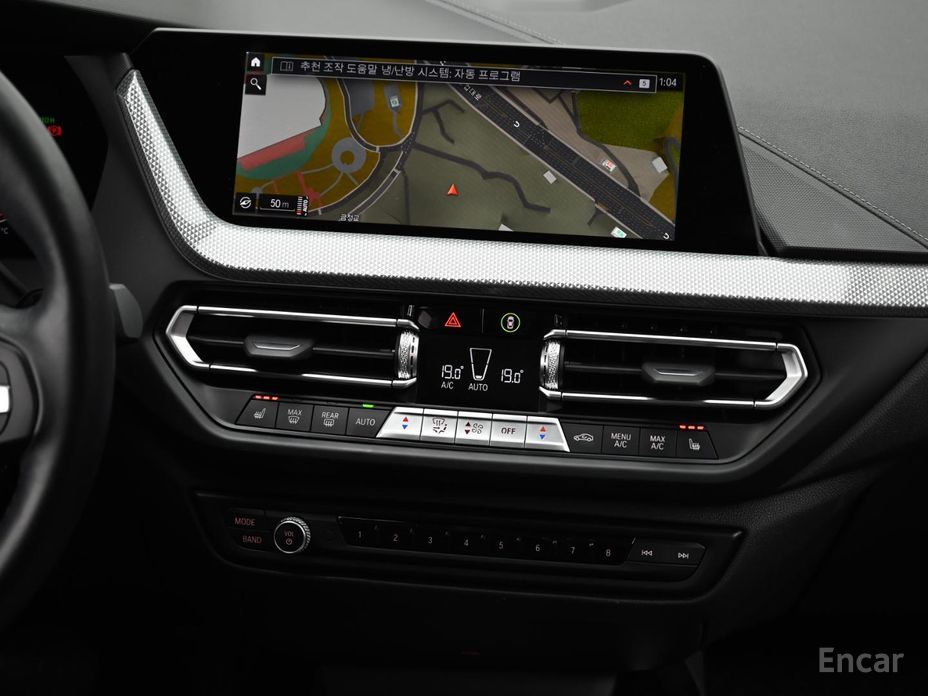 1 Series (F40)120i Sport 15