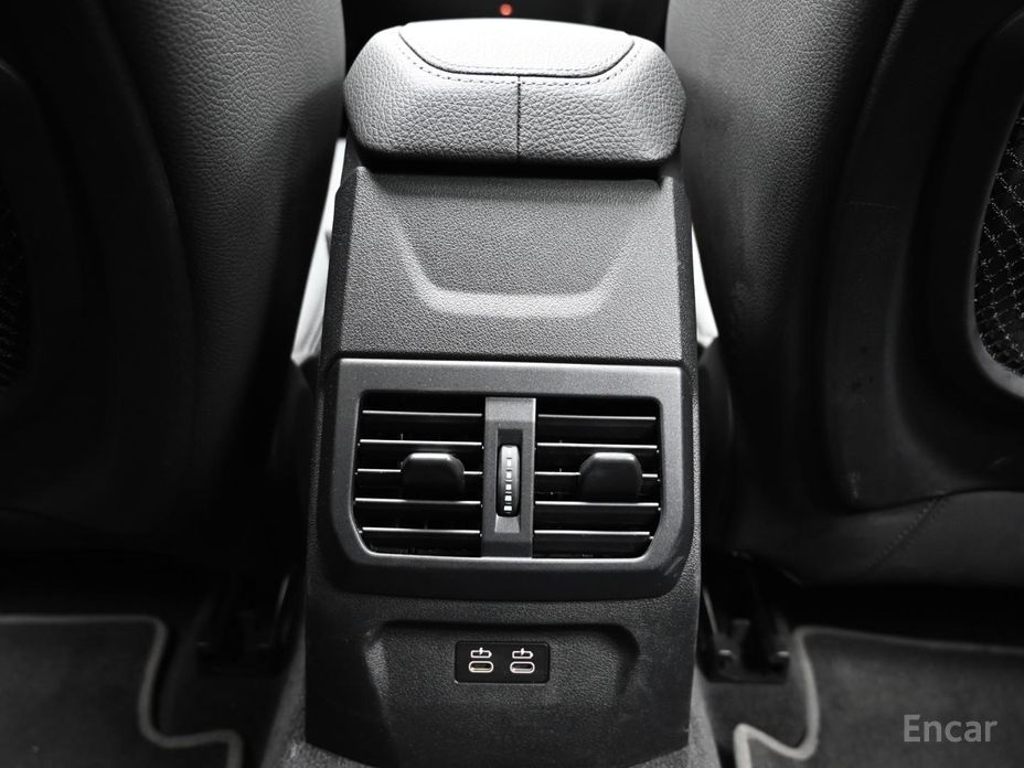1 Series (F40)120i Sport 17