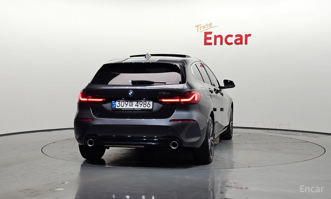 1 Series (F40) 118d Sport 5