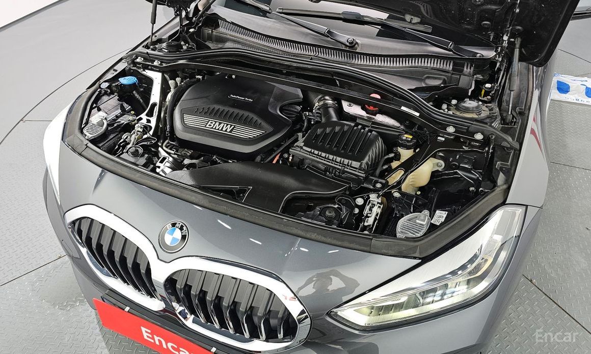 1 Series (F40) 118d Sport 7