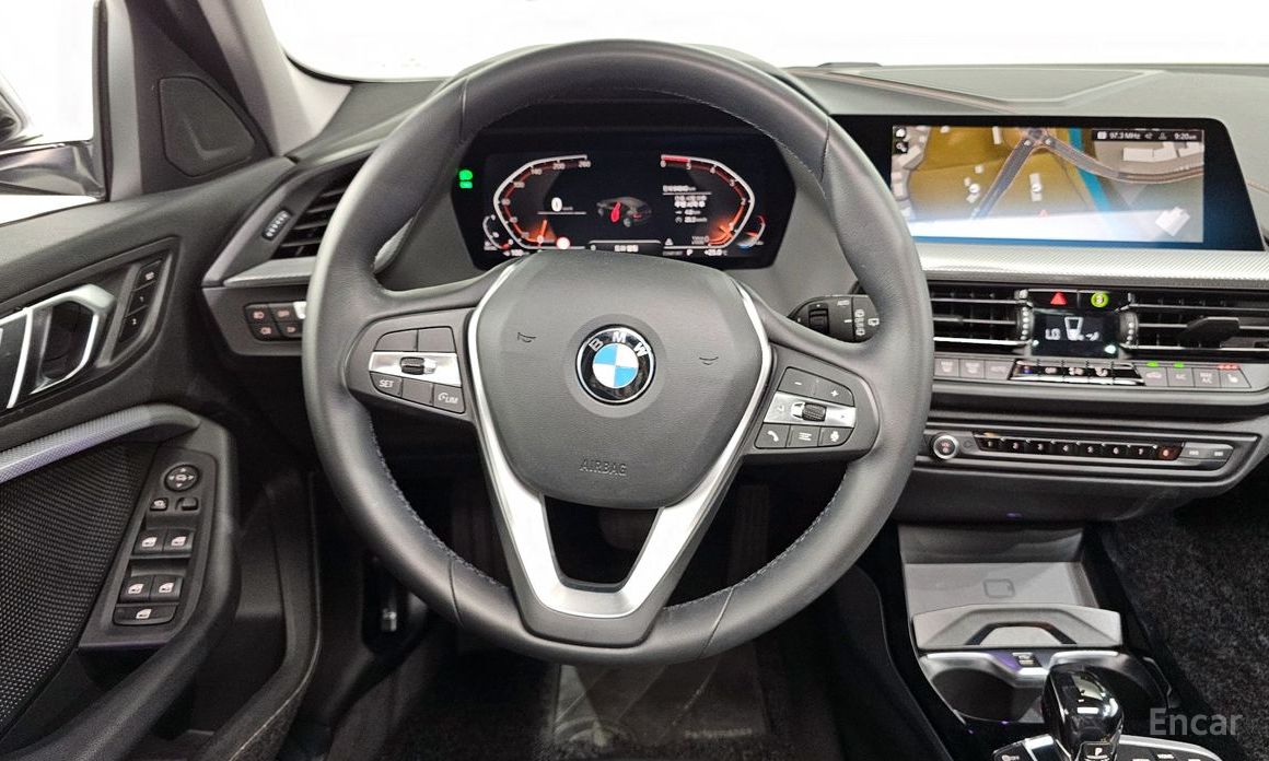 1 Series (F40) 118d Sport 14