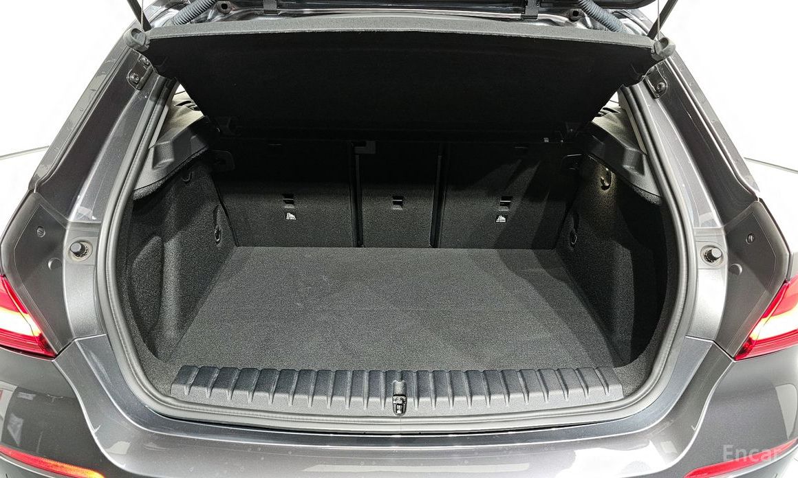 1 Series (F40) 118d Sport 21