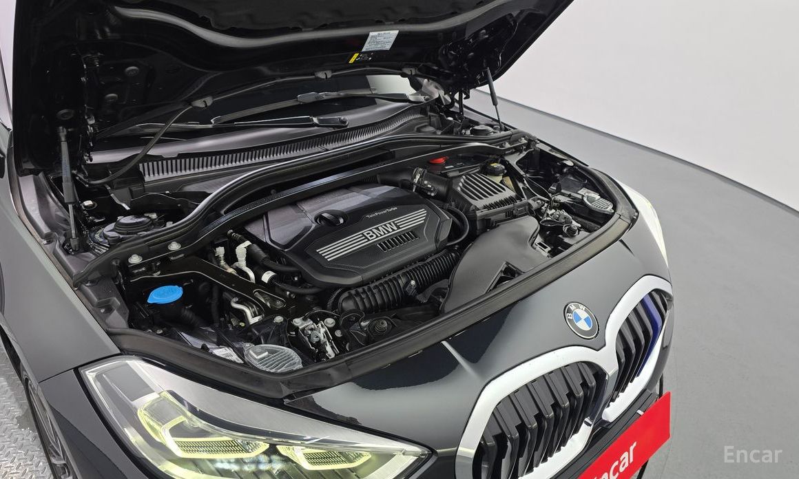 1 Series (F40) 120i Advantage 7