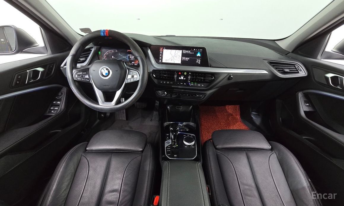 1 Series (F40) 120i Advantage 8