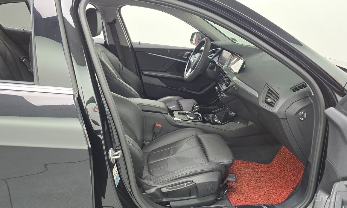 1 Series (F40) 120i Advantage 12