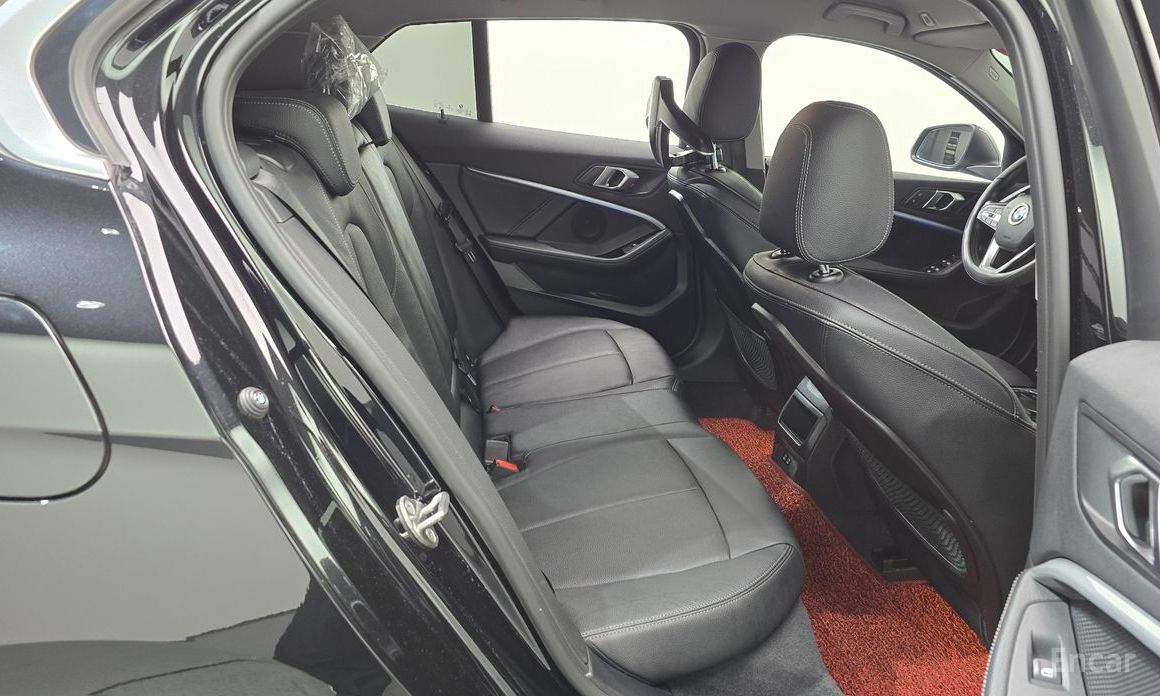 1 Series (F40) 120i Advantage 13