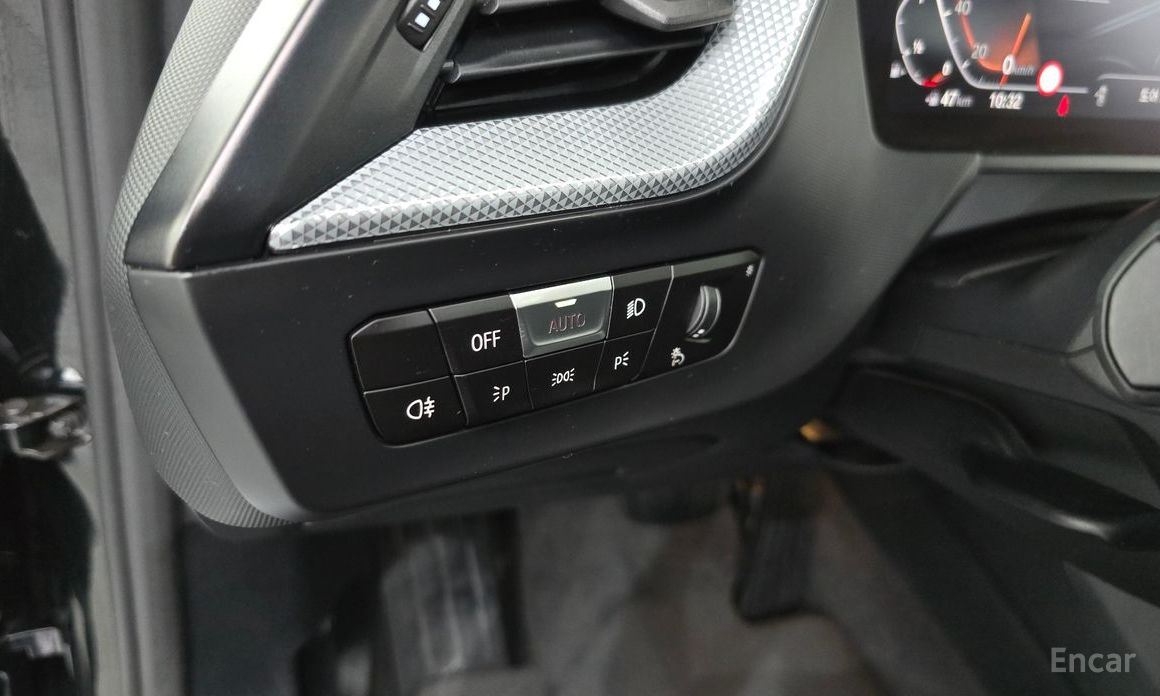 1 Series (F40) 120i Advantage 18