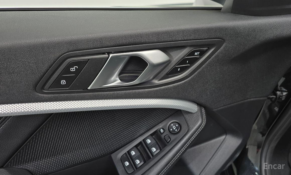 1 Series (F40) 120i Advantage 20