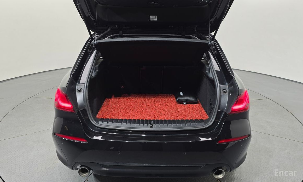 1 Series (F40) 120i Advantage 21