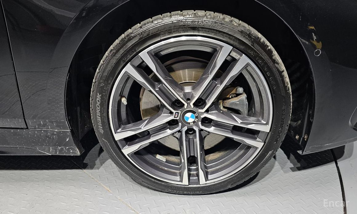 1 Series (F40) 120i M Sport 6