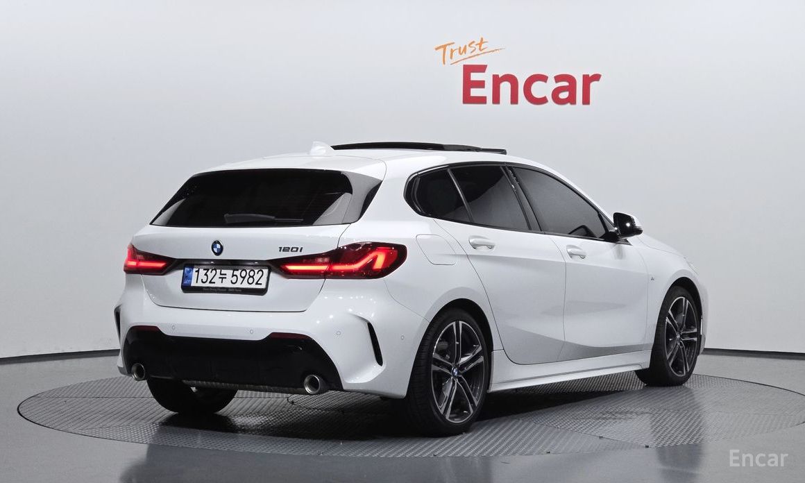 1 Series (F40) 120i M Sport 3