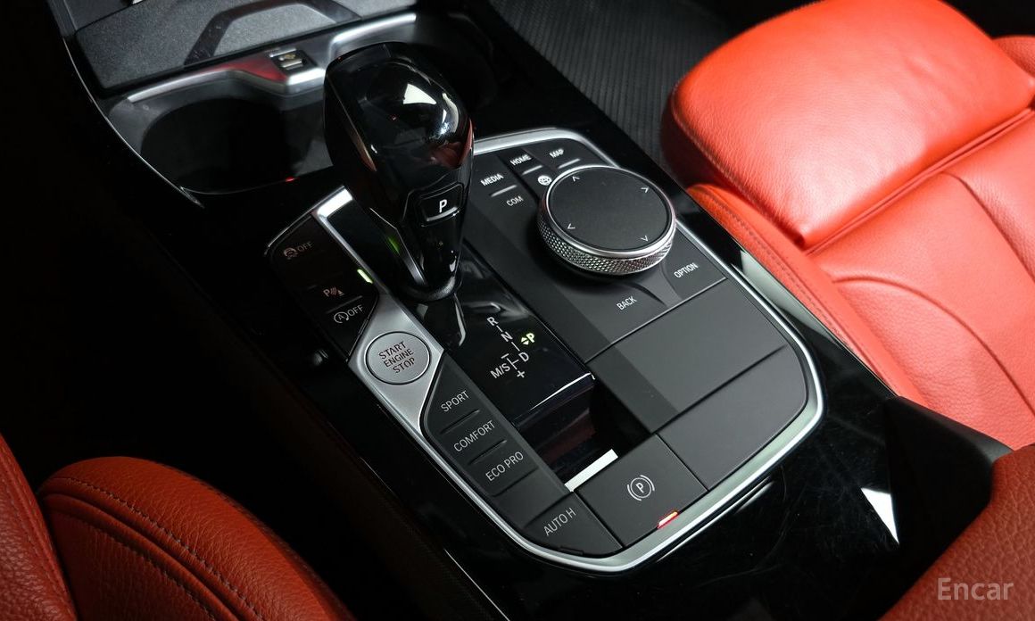 1 Series (F40) 120i M Sport 10