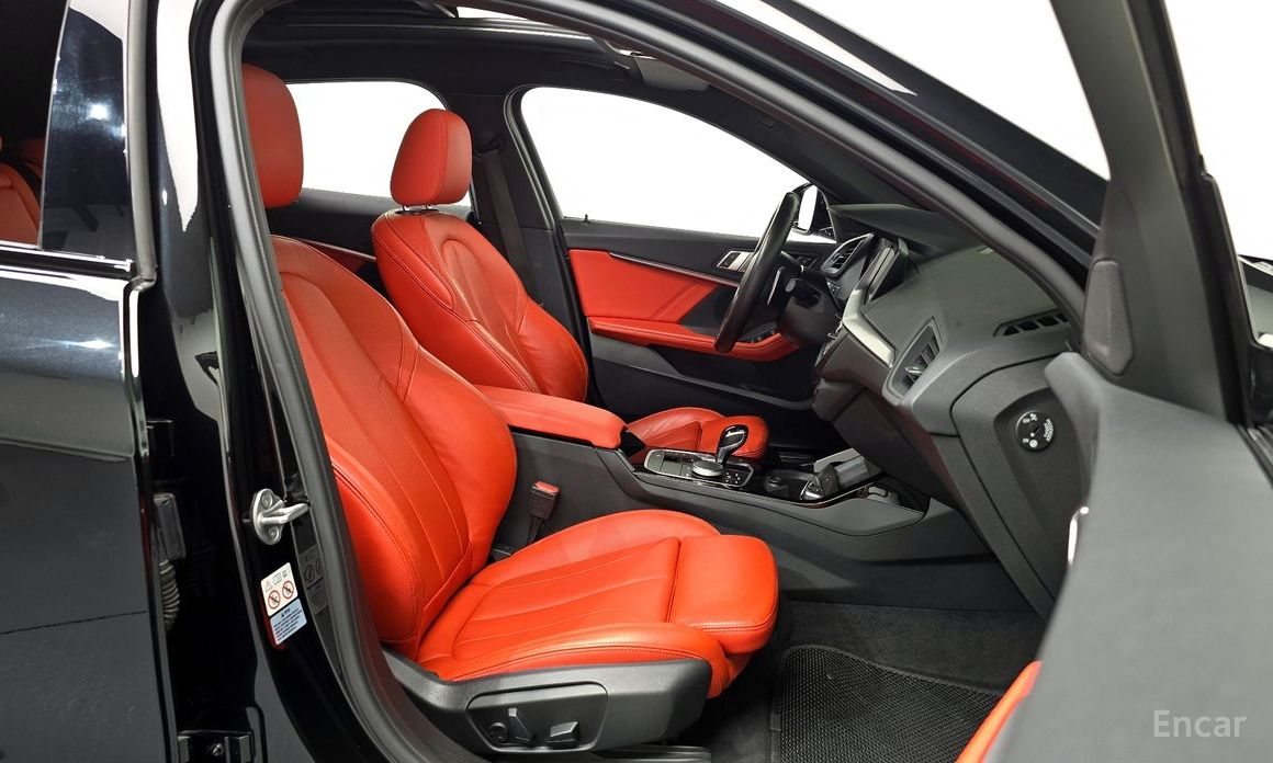 1 Series (F40) 120i M Sport 11