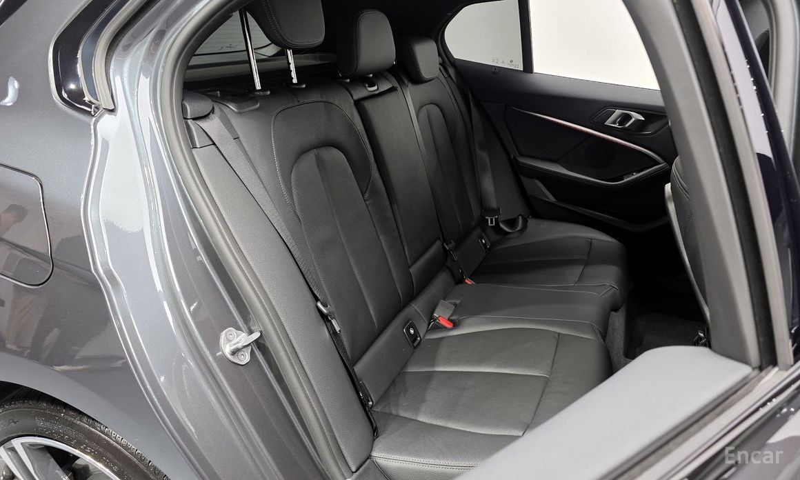 BMW 1 Series (F40) 120i M Sport №13