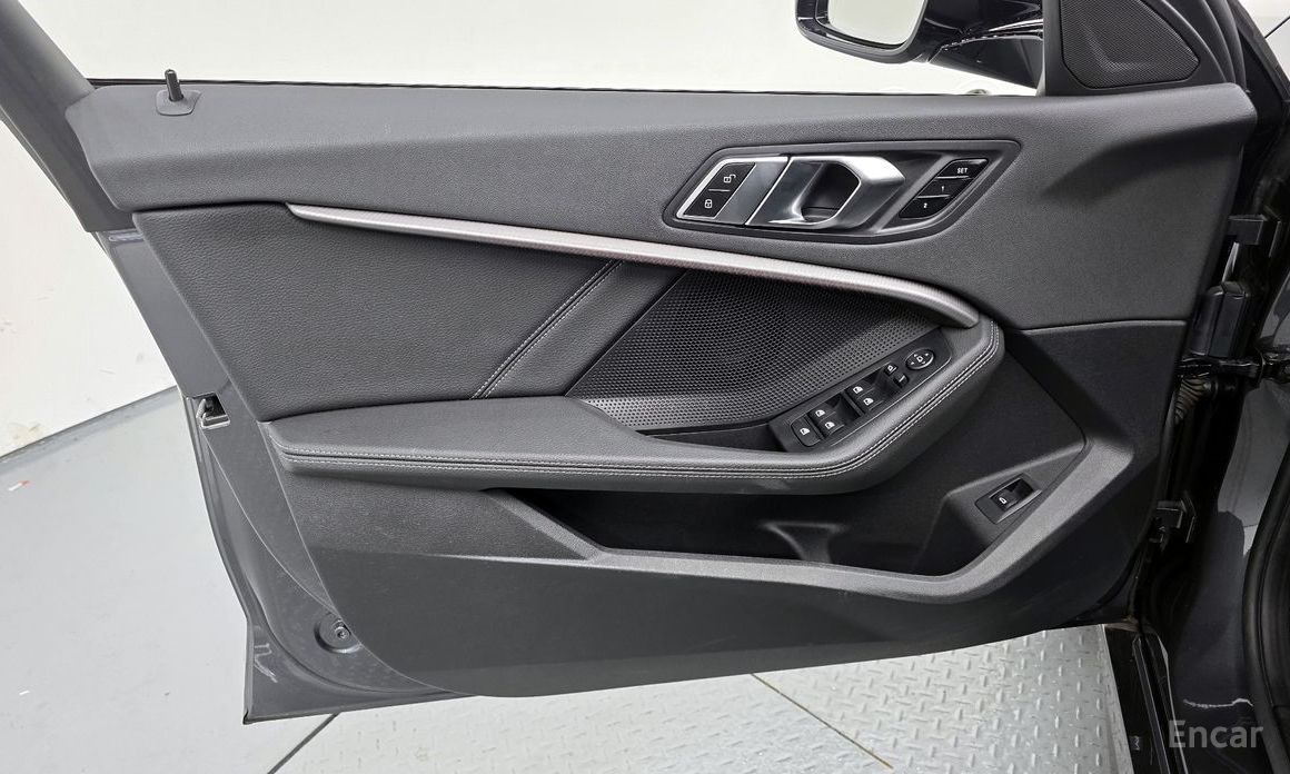 BMW 1 Series (F40) 120i M Sport №18