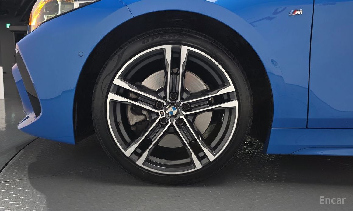 1 Series (F40) 120i M Sport 6