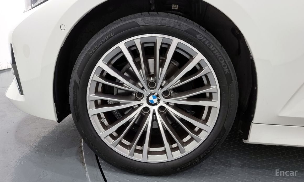 3 Series (G20)320i Touring Luxury 6