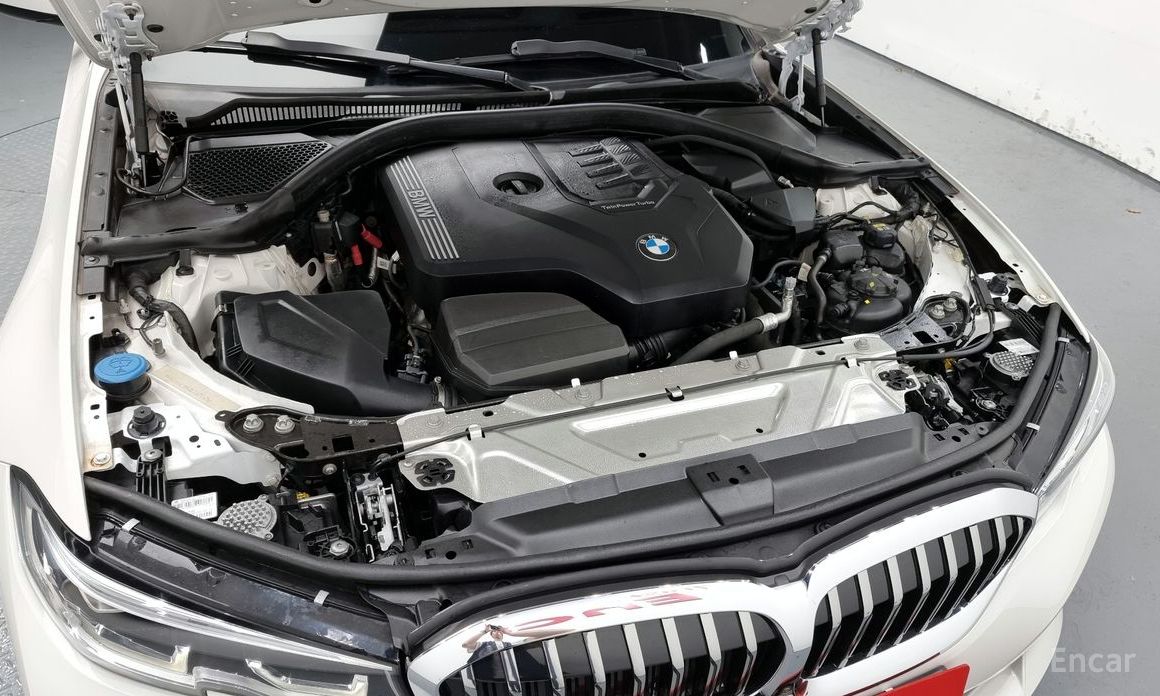 3 Series (G20)320i Touring Luxury 7