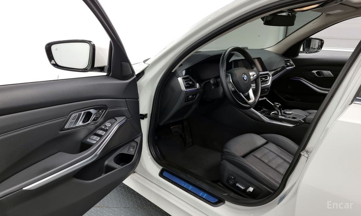 3 Series (G20)320i Touring Luxury 11