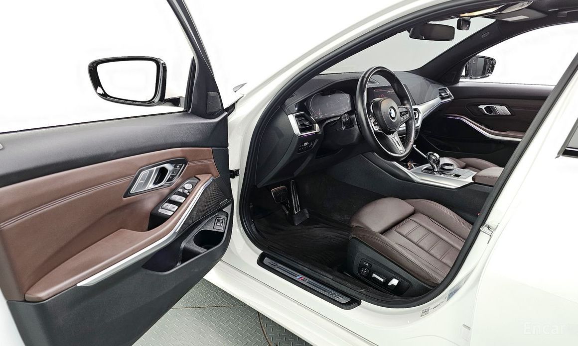 3 Series (G20)320i Touring M Sport 11