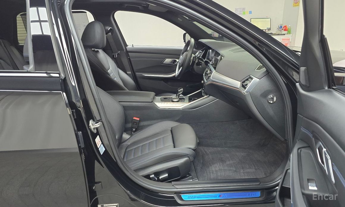 3 Series (G20)320i Touring M Sport 12