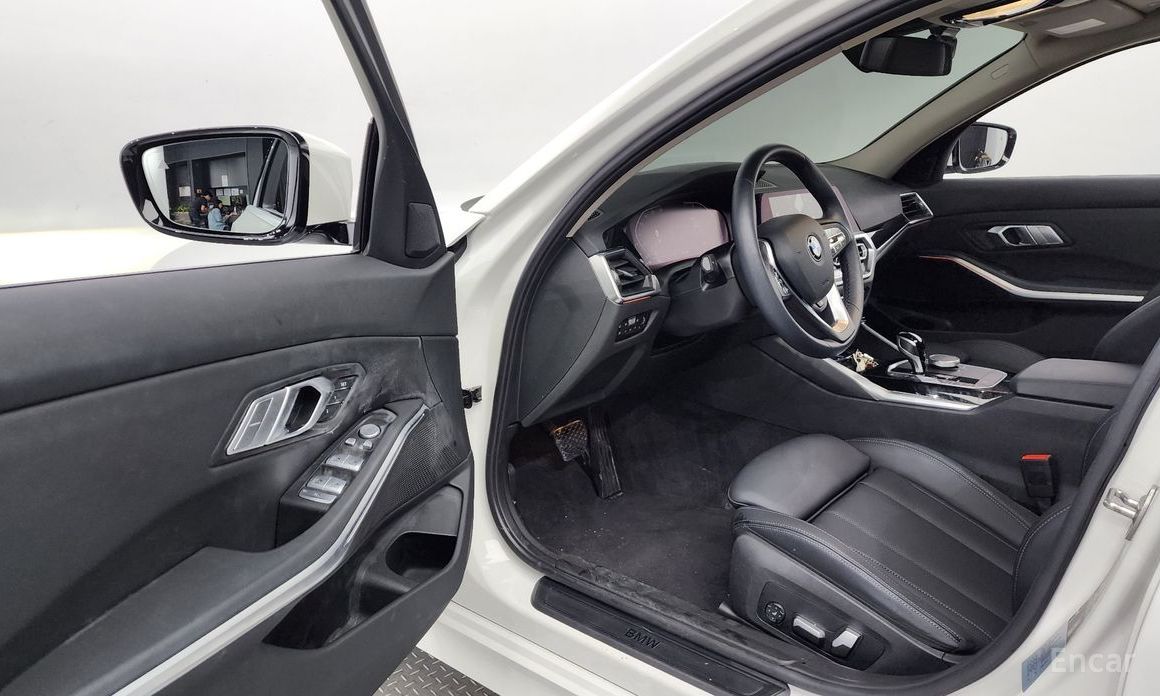 3 Series (G20) 320i 11