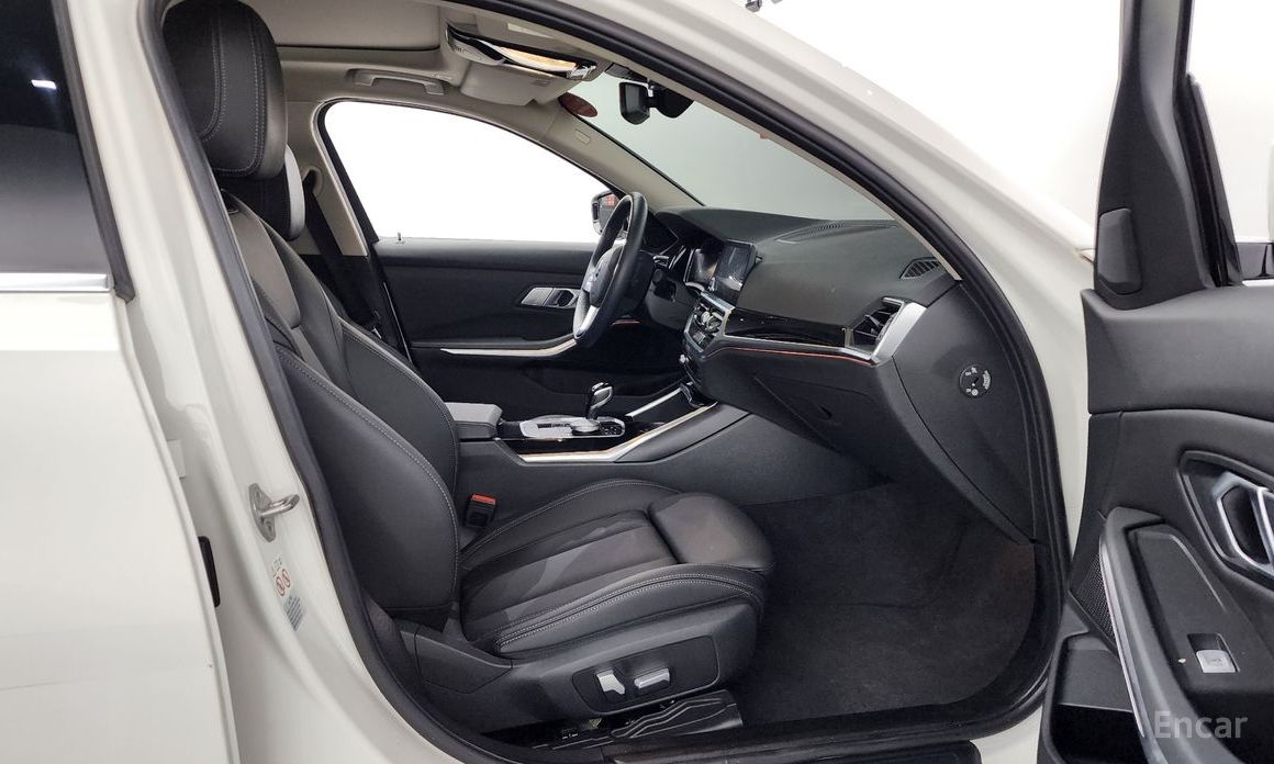 3 Series (G20) 320i 12