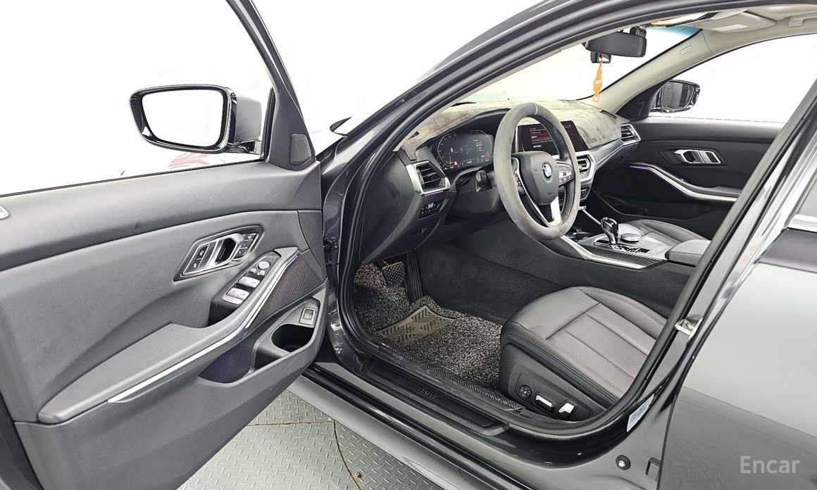3 Series (G20) 320i 11