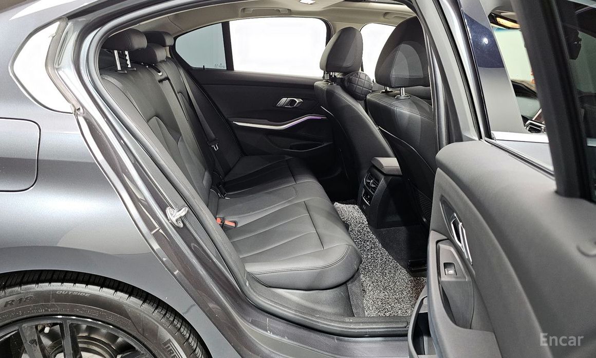 3 Series (G20) 320i 13