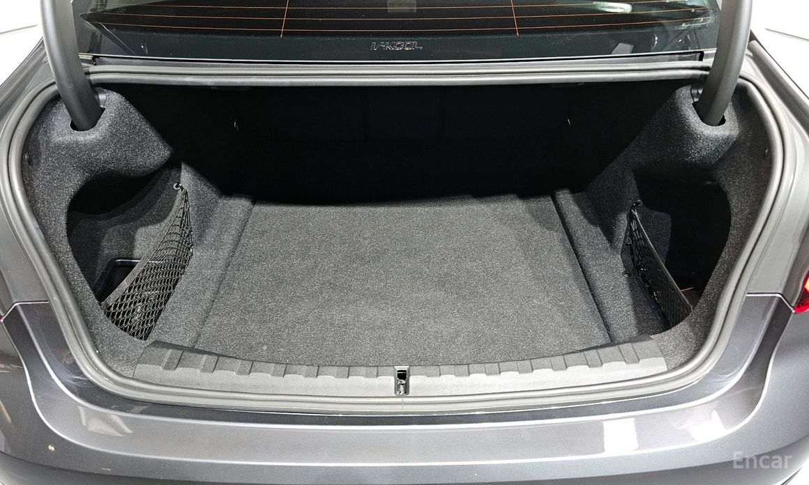 3 Series (G20) 320i 21