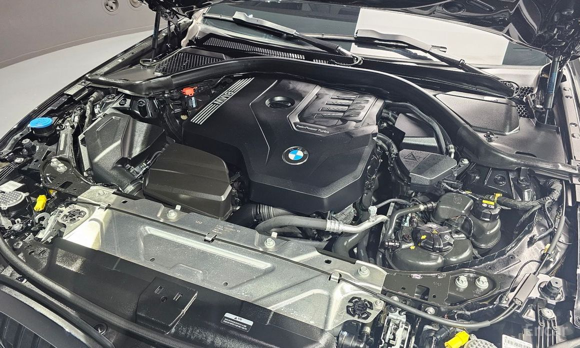 3 Series (G20) 320i 21