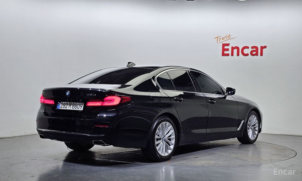 BMW 5 Series (G30)520i Luxury №3