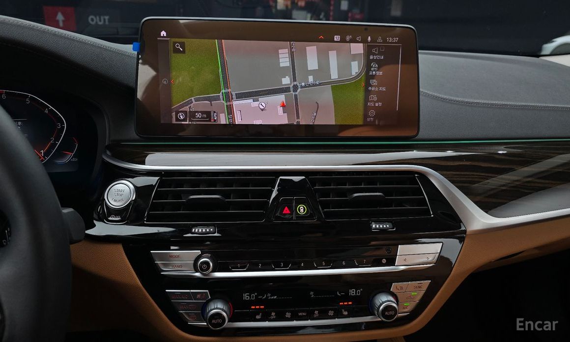 BMW 5 Series (G30)520i Luxury №17