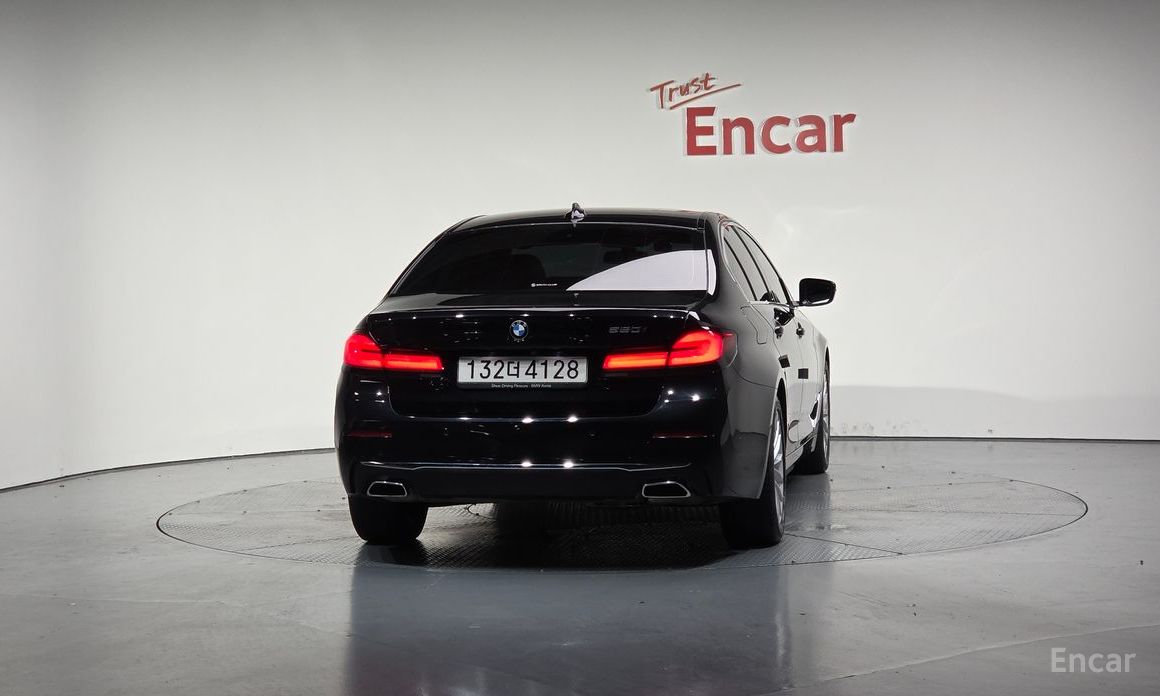 5 Series (G30)520i Luxury 4