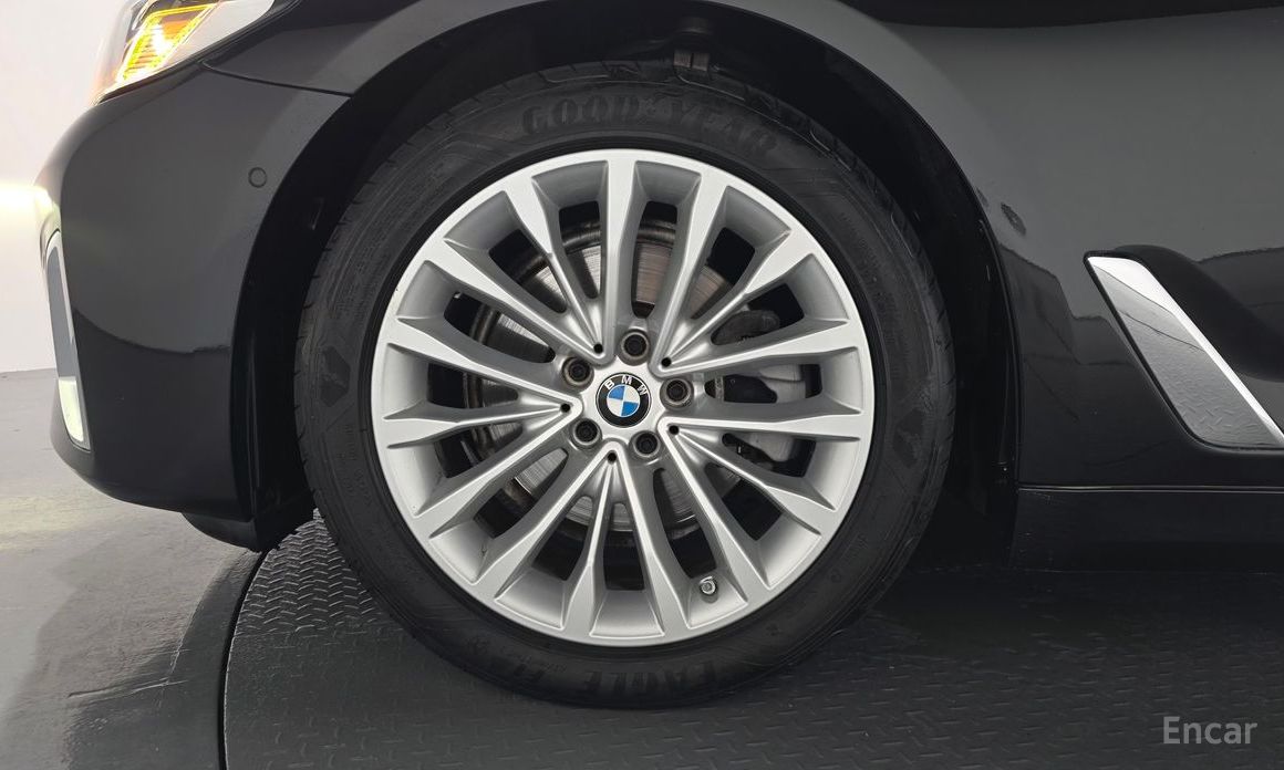 5 Series (G30)520i Luxury 5