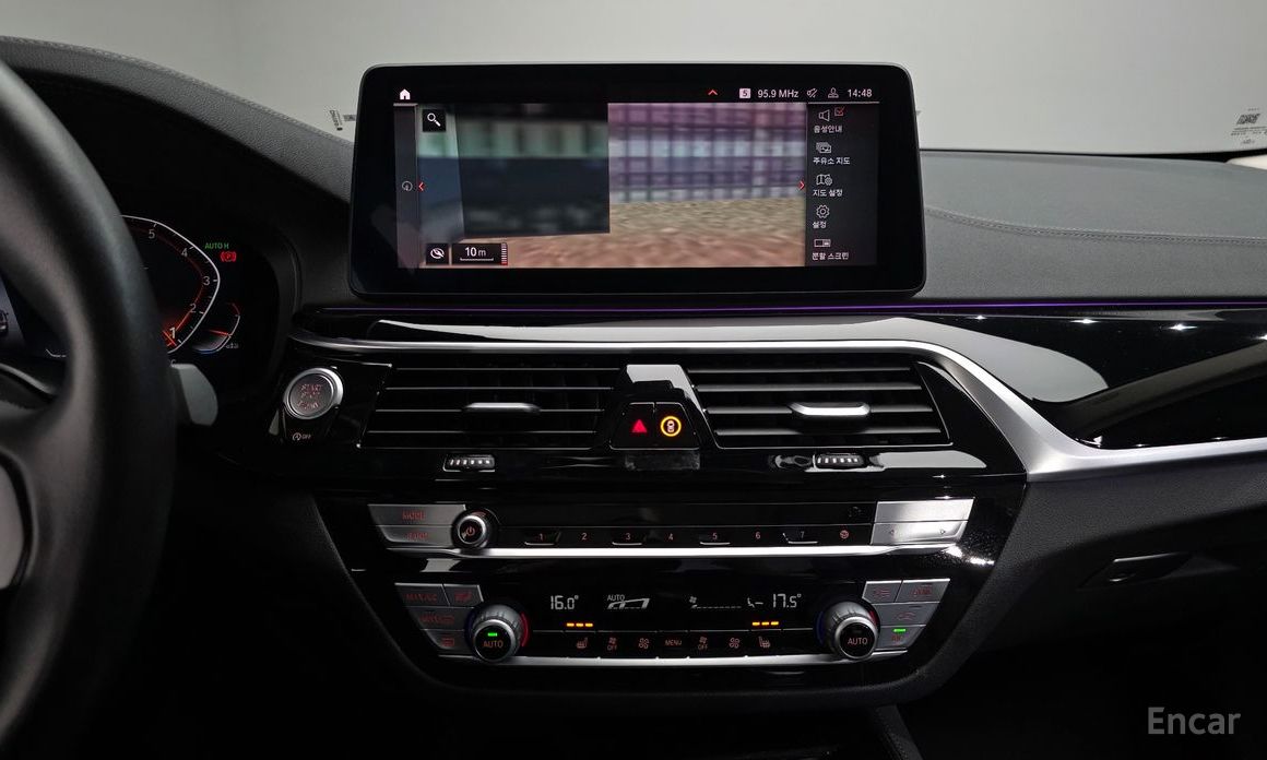 5 Series (G30)520i Luxury 14