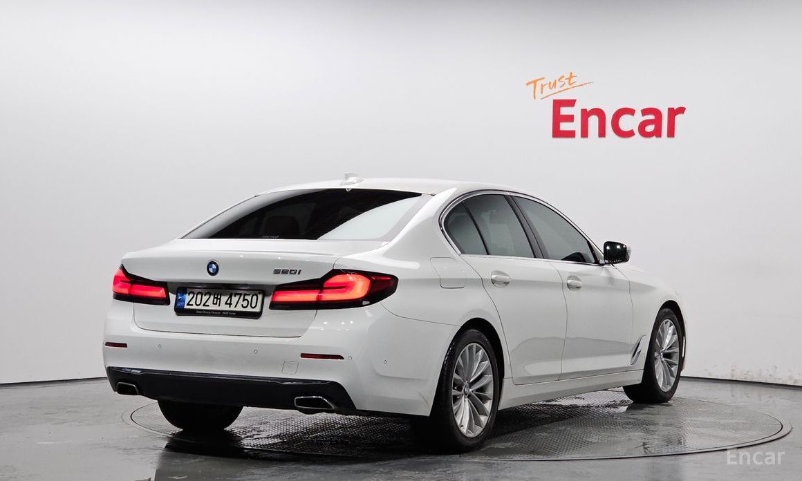BMW 5 Series (G30)520i Luxury №3