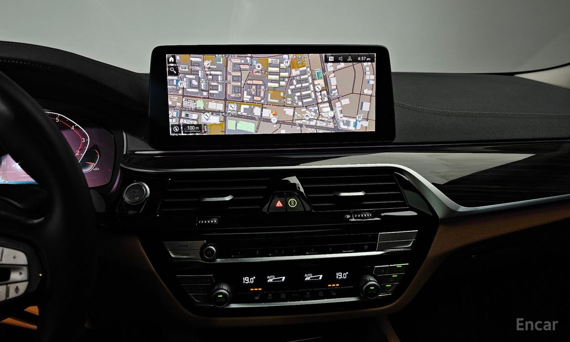BMW 5 Series (G30)520i Luxury №14
