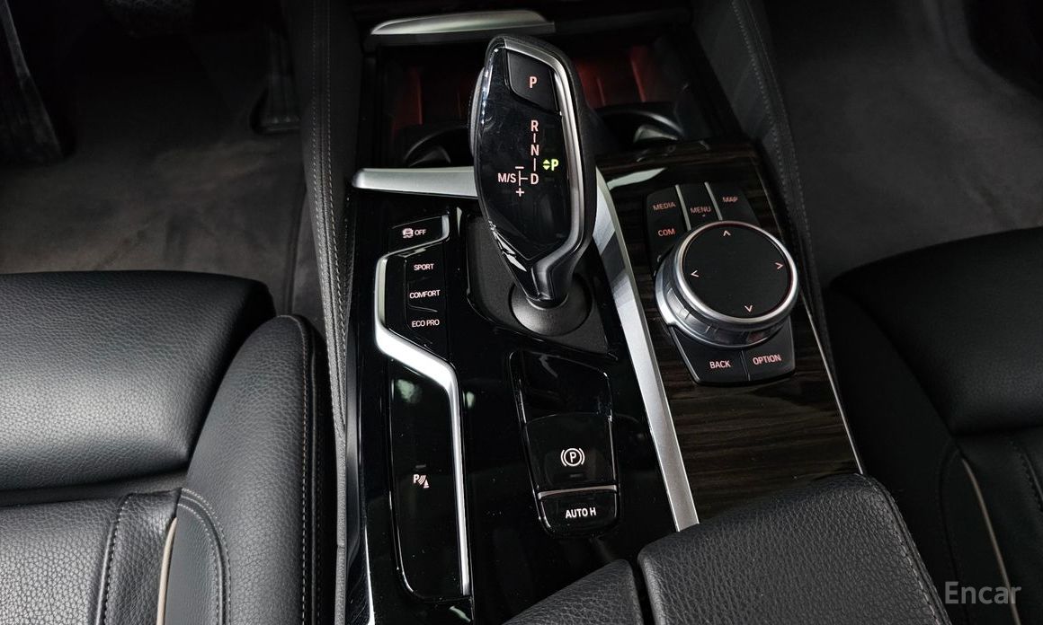 BMW 5 Series (G30)520i Luxury №9