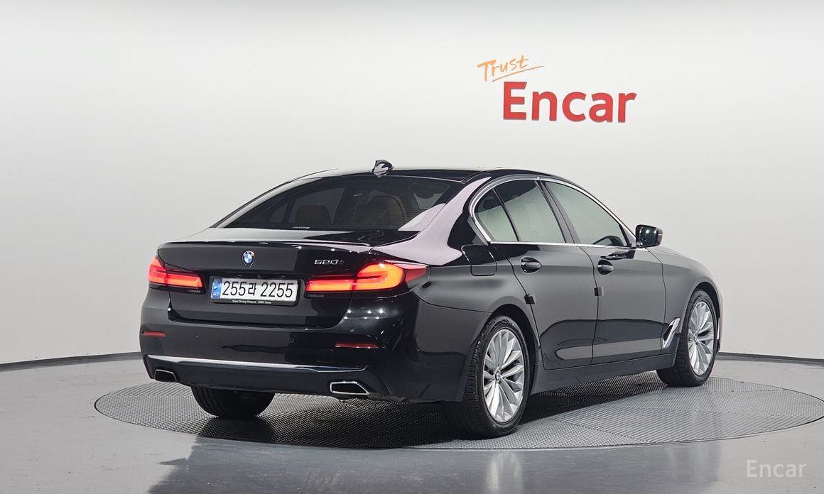 5 Series (G30)520i Luxury 3