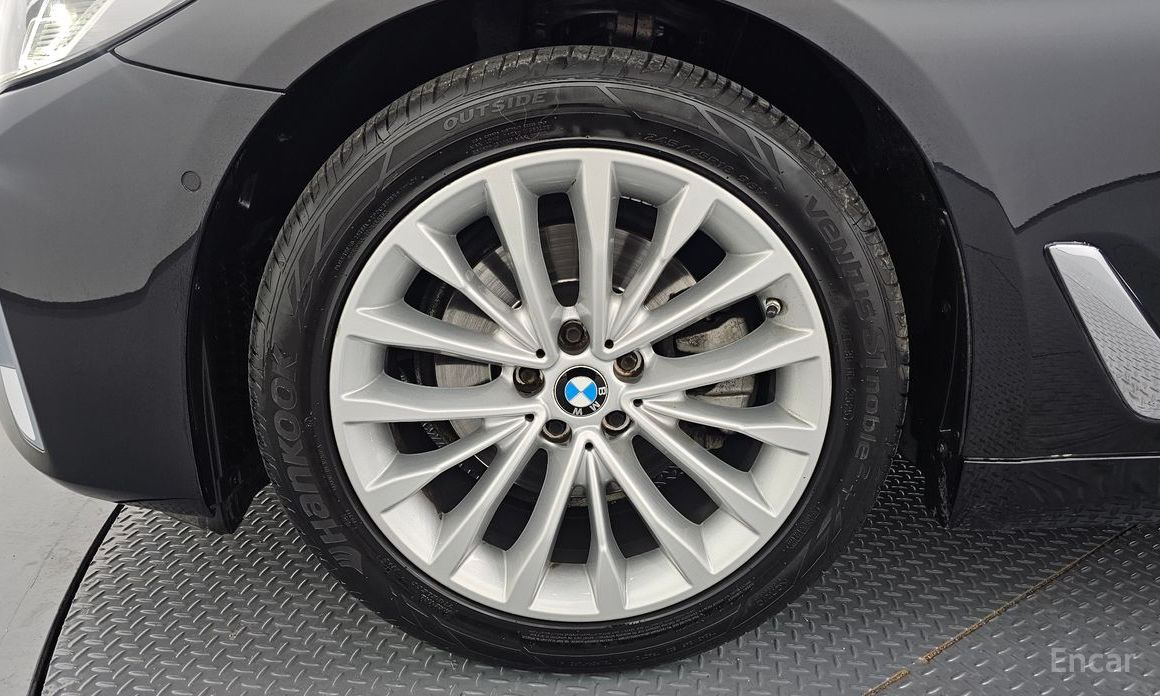 5 Series (G30)520i Luxury 6