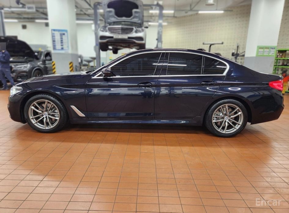 5 Series (G30)520i M Sport 4
