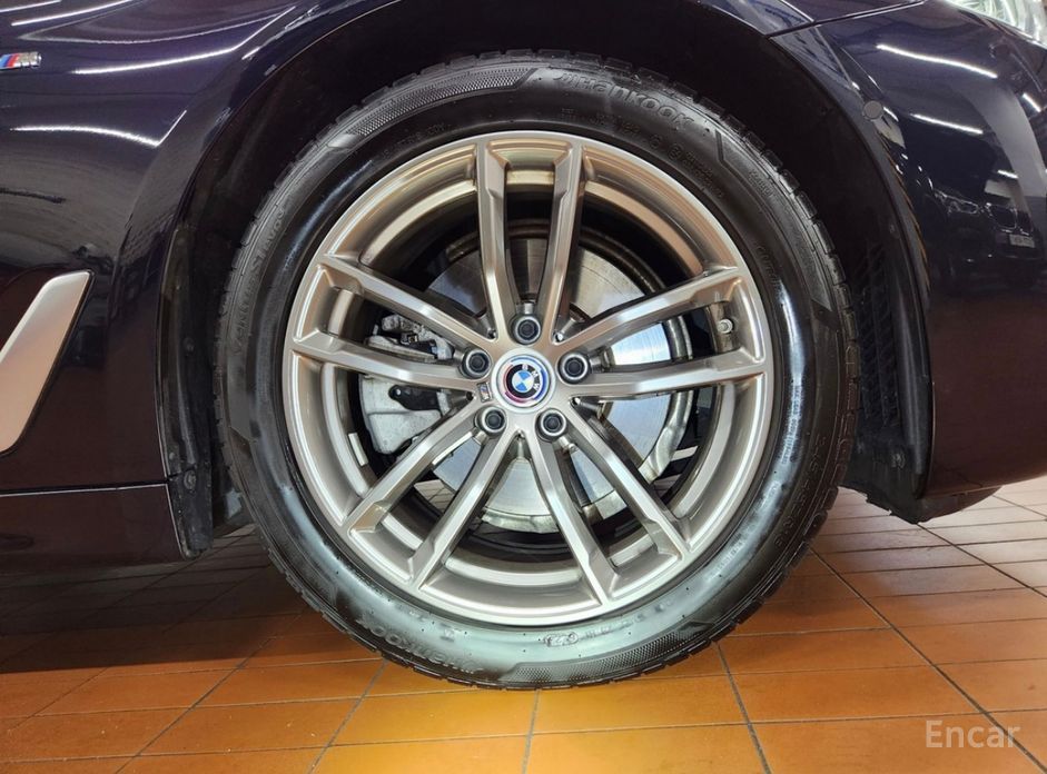 5 Series (G30)520i M Sport 12