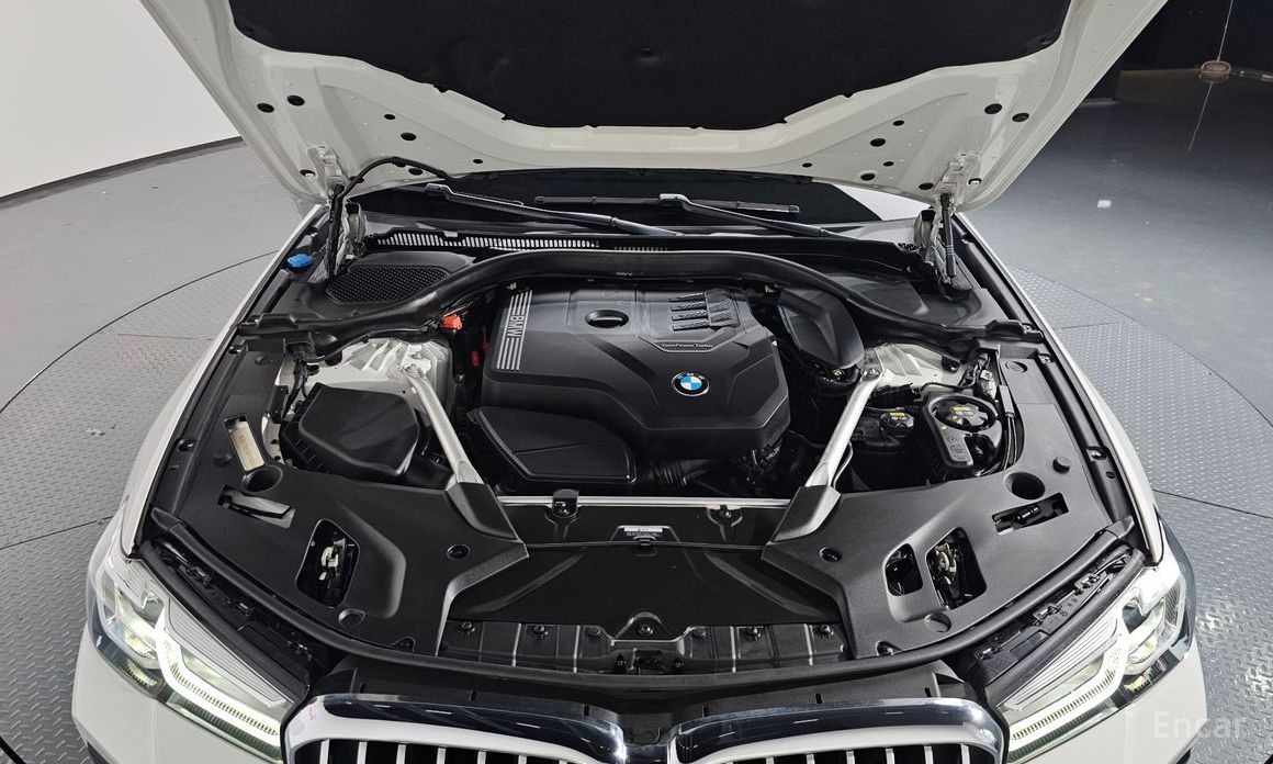 BMW 5 Series (G30)520i M Sport №6