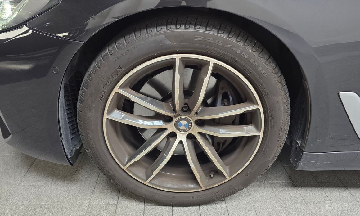 BMW 5 Series (G30)520i M Sport №6